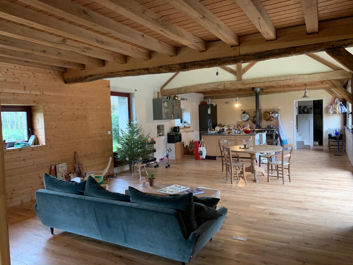 Chambre D'Hotes Dans Les Champs Jeux-Les-Bard エクステリア 写真