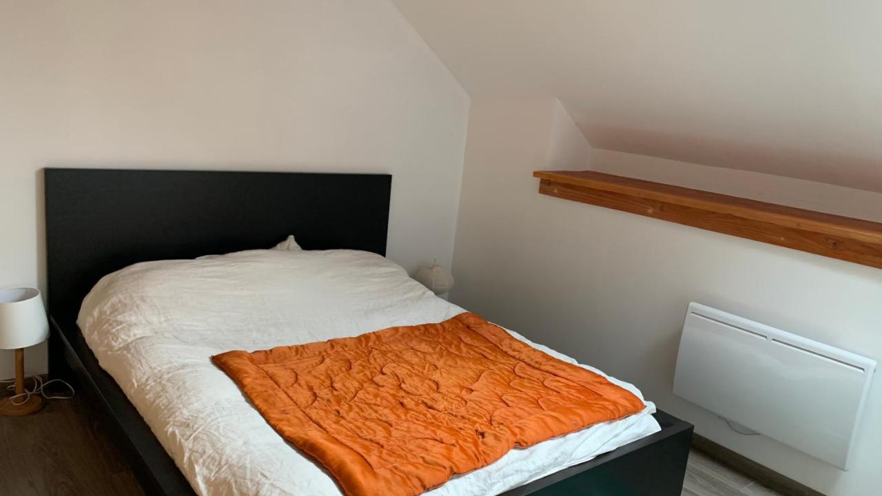 Chambre D'Hotes Dans Les Champs Jeux-Les-Bard エクステリア 写真