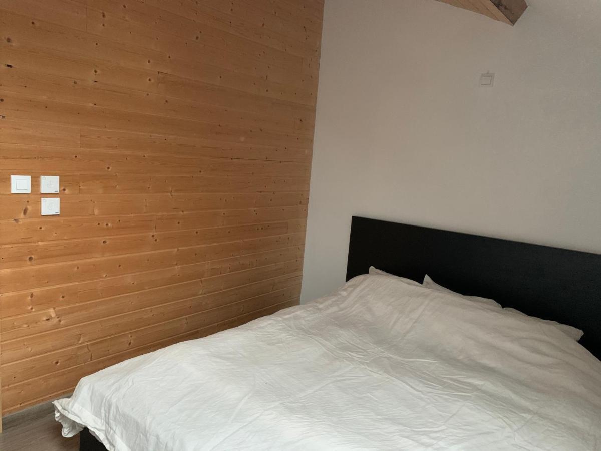 Chambre D'Hotes Dans Les Champs Jeux-Les-Bard エクステリア 写真