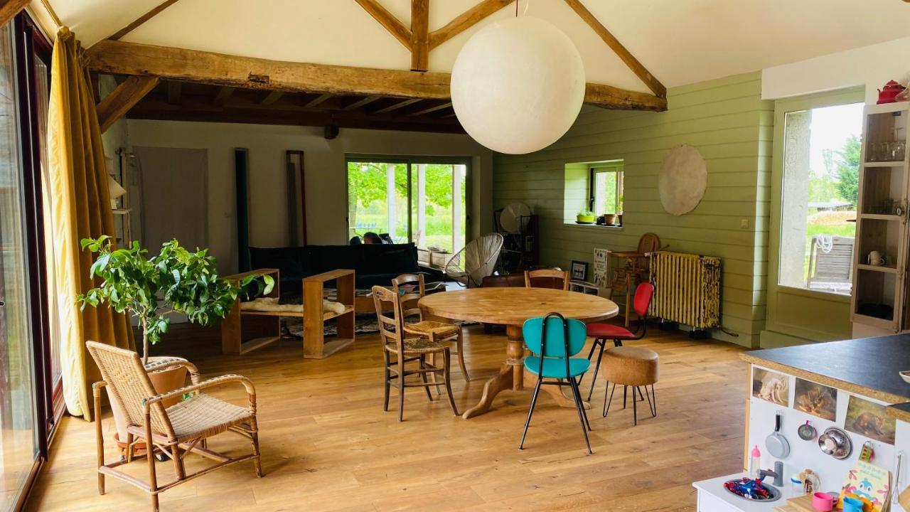 Chambre D'Hotes Dans Les Champs Jeux-Les-Bard エクステリア 写真